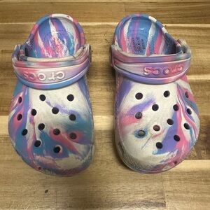 CROCS Kids' Pink and Blue Swirl Slippers